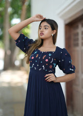 Elegant Navy Blue Floral Dress With Sweetheart Neckline And Puffed Sleeves