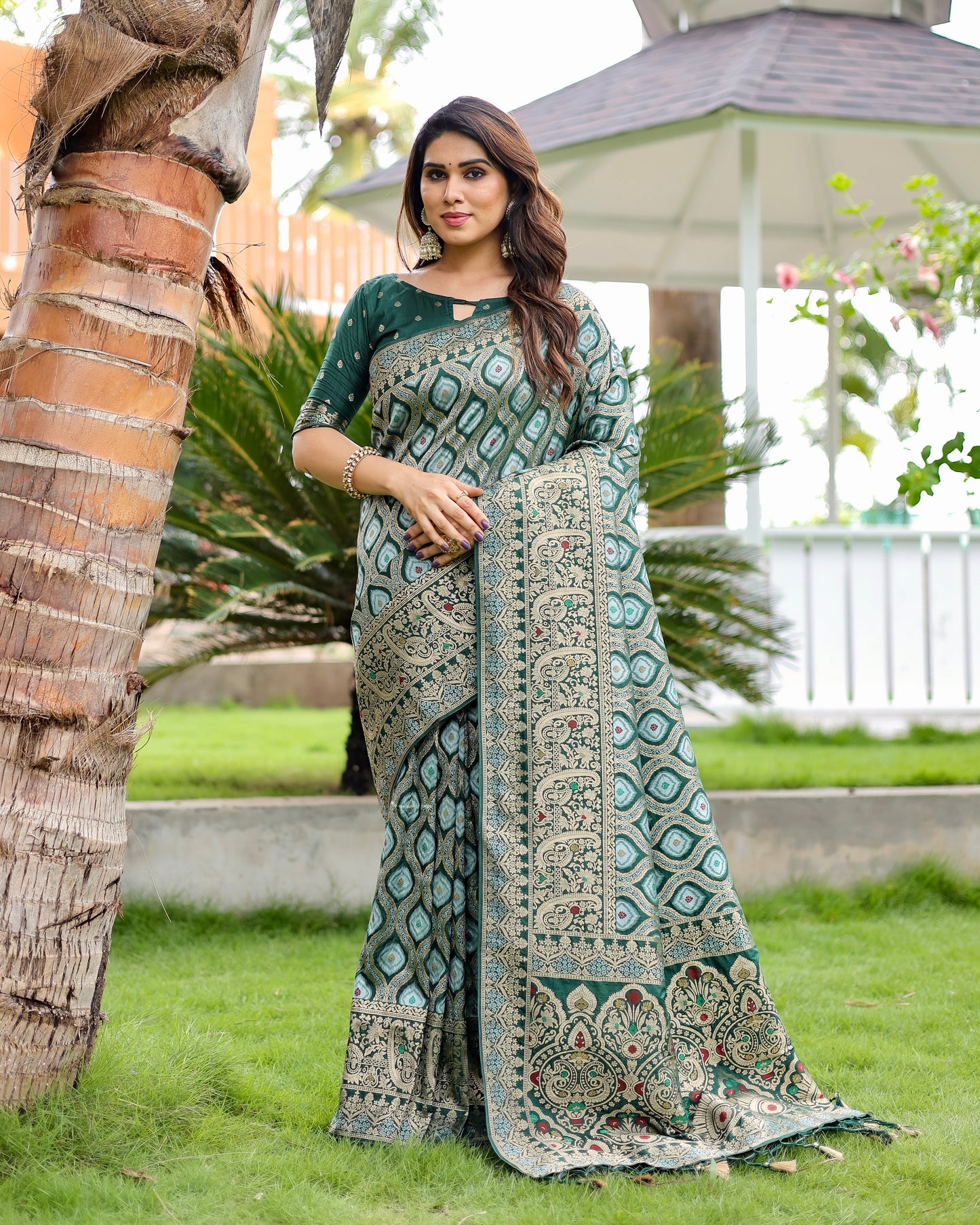 Green Kanjivaram pattu With Beautiful Zari weaved Saree